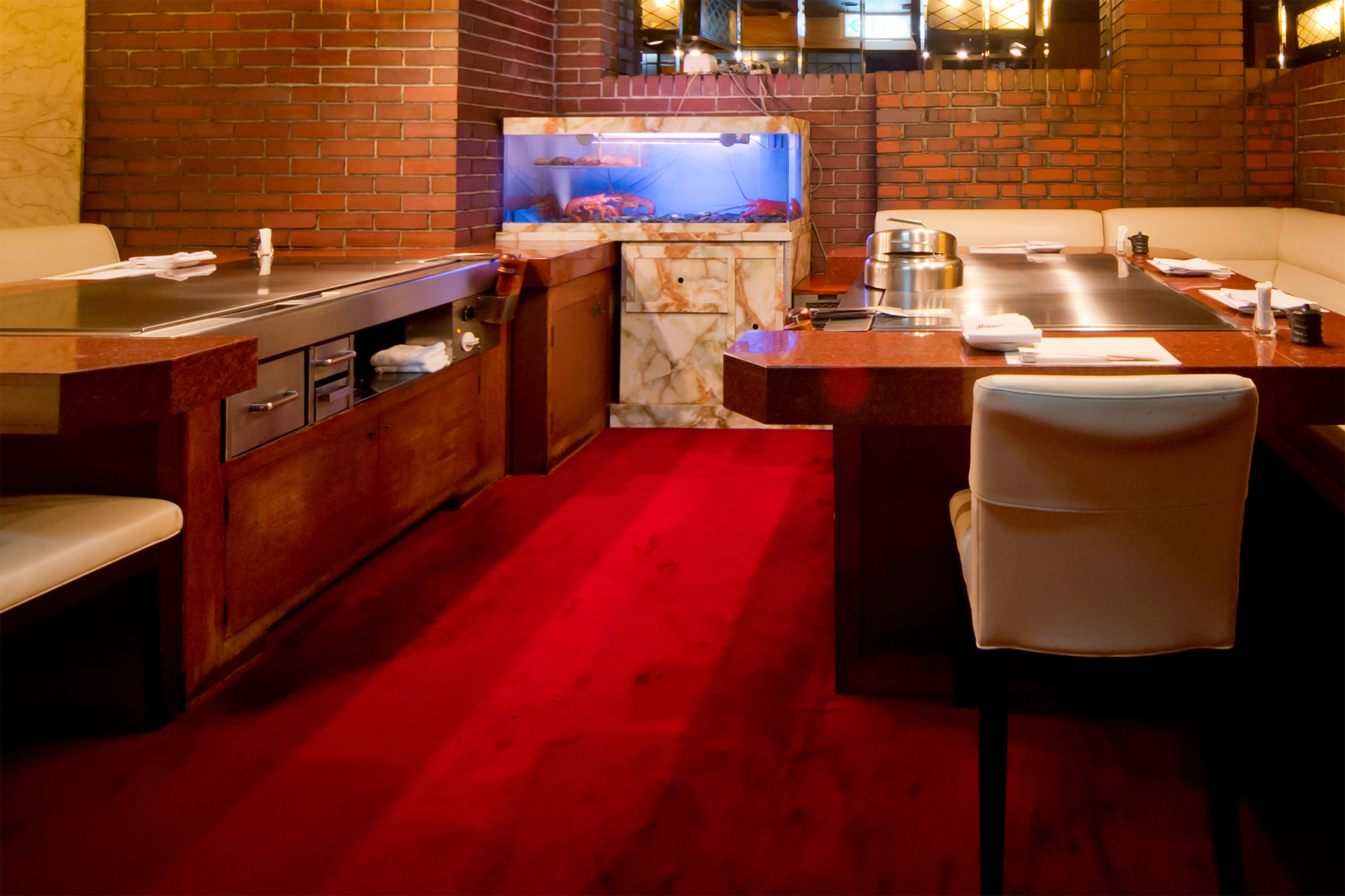 店铺的介绍　在北新地也耀眼夺目的铁板烧牛排店—元祖Misono